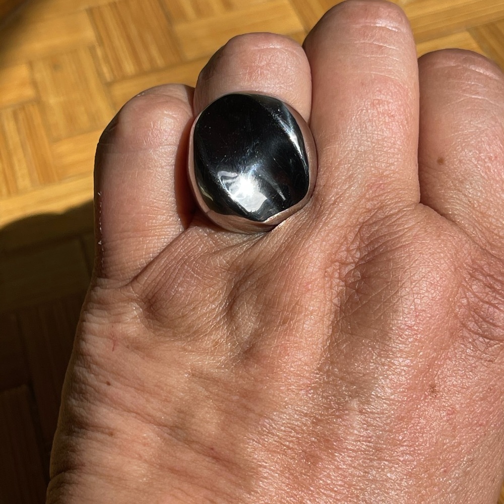 Two shiny stainless steel rings size 8 - Picture 7 of 11